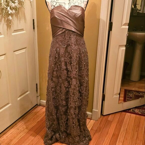 MOTHER OF THE BRIDE GOWN - Picture 1 of 1